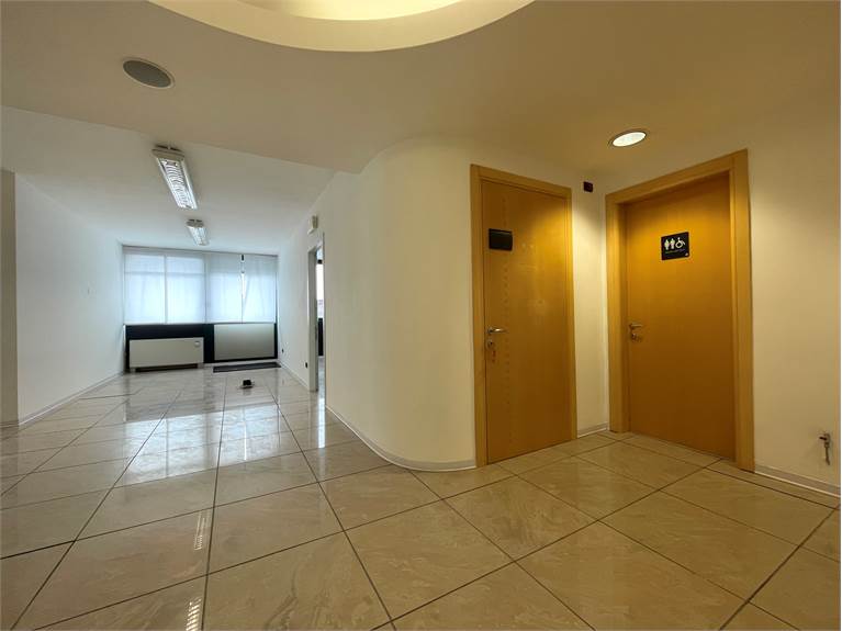 Photo 0