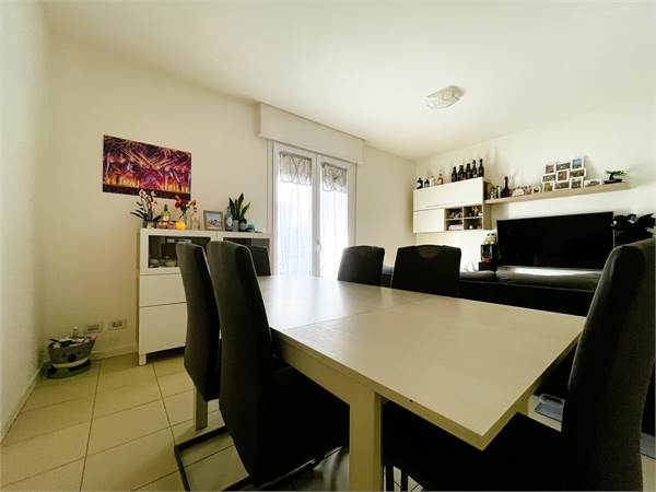 Jesolo P.zza Trento ampio due camere arredato 