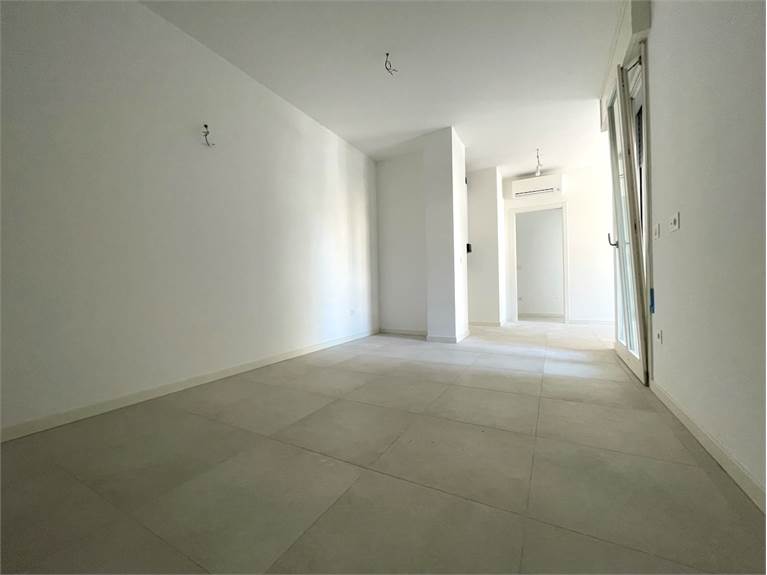Photo 0