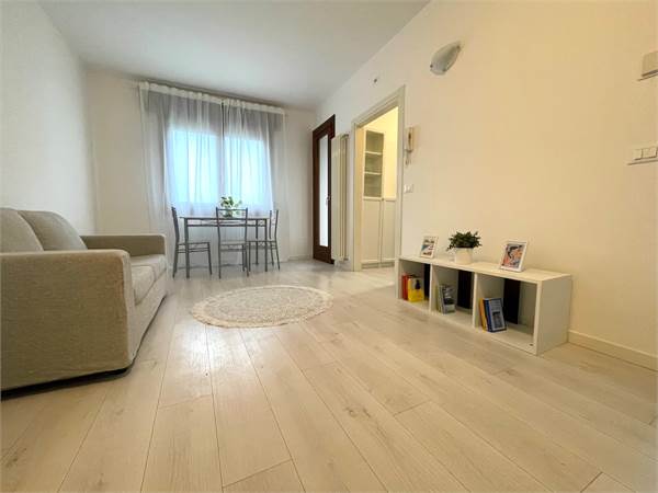 Eraclea centro appartamento due camere arredato già libero