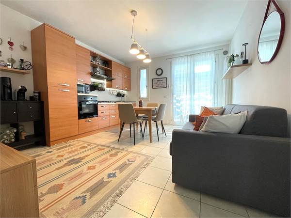 P.Trieste Maricel con piscina due camere arredato con terrazzo e posto auto 